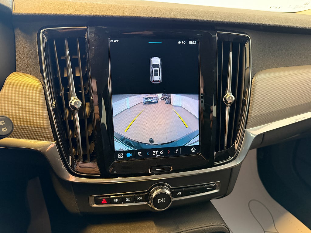 Volvo V90 Cross Country 2022 - miniatyr 10