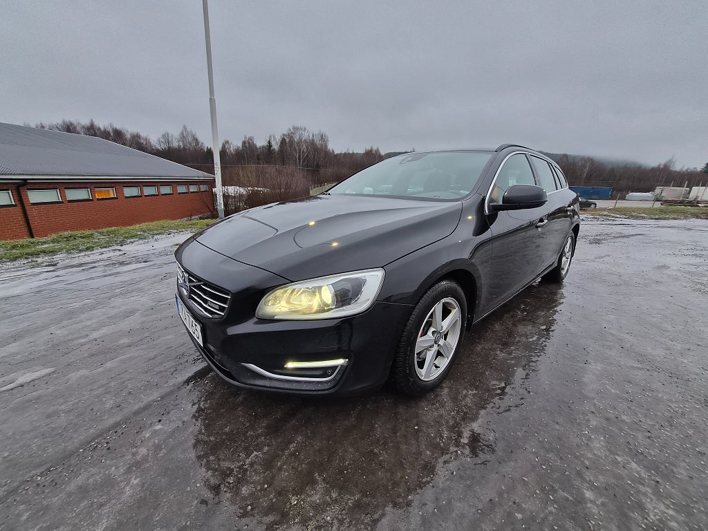 Volvo V60 D4 Momentum *Drag/City-S/SOV/Full Serv/K-rem*