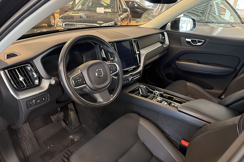 Volvo XC60 Recharge T8 AWD Aut Momentum Sov Hjul P-värm VOC miniatyr 5
