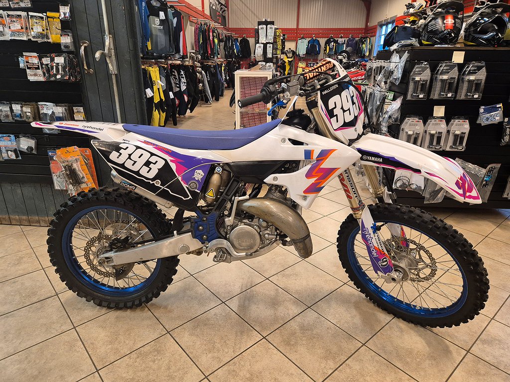 Yamaha YZ 125 endast 18 timmar 