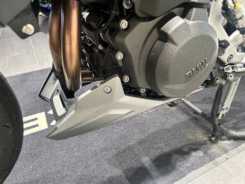 BMW F900R 3,45%/Akrapovic/Väskor/Samtliga paket