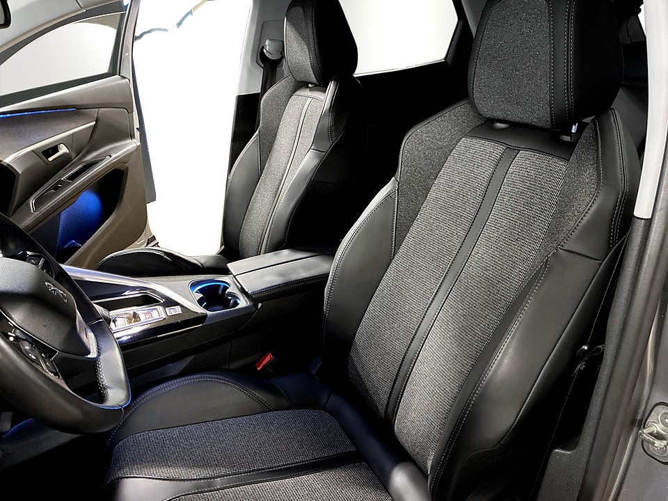 Bild på Peugeot 3008 Allure 1.2 PT 130hk Aut B-KAMERA CARPLAY