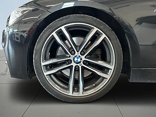 BMW 330i Touring M Sport S&V-hjul/Navi/Skinn/Farthållare/Drag