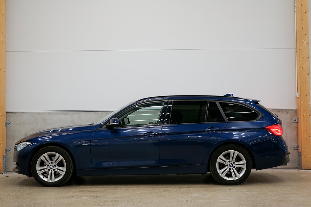 BMW 320 i xDrive Touring Sport line Drag Kamera Hifi Rattvärme