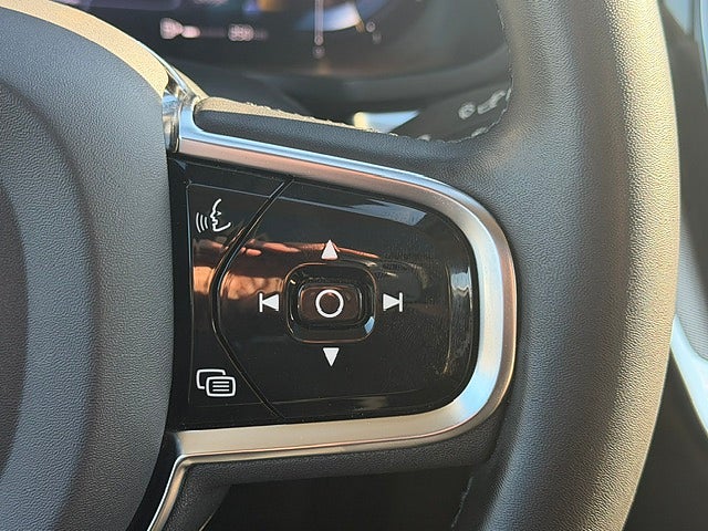 Volvo V60 Cross Country B4 AWD / Inscription / Panorama