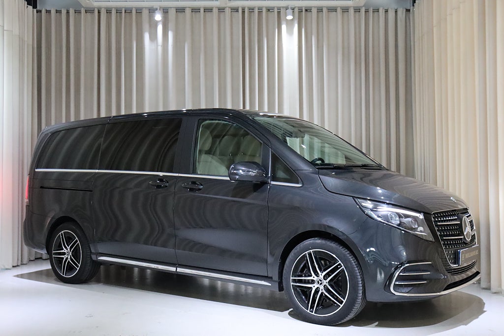 Mercedes-Benz V-Klass V 300d 9G 237HK Panorama Burmester MOMS