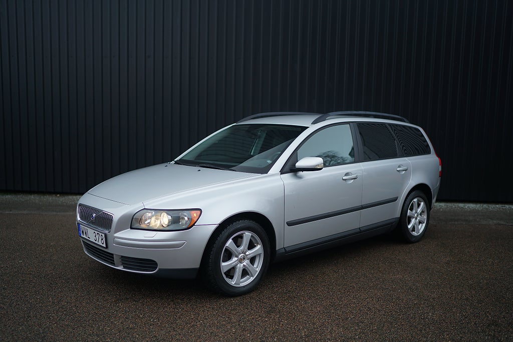 Volvo V50 2.4, Två brukare, Nyservad