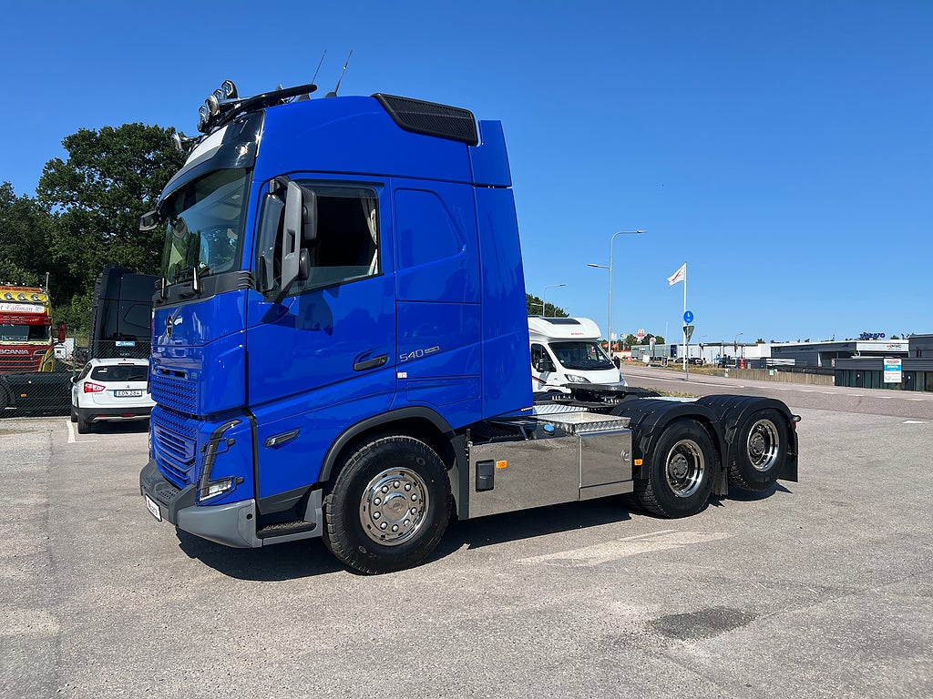 Volvo FH13 540 6x4 Dragbil Lyftbar Tandem Axel, Hydraulik, Fullutrust.
