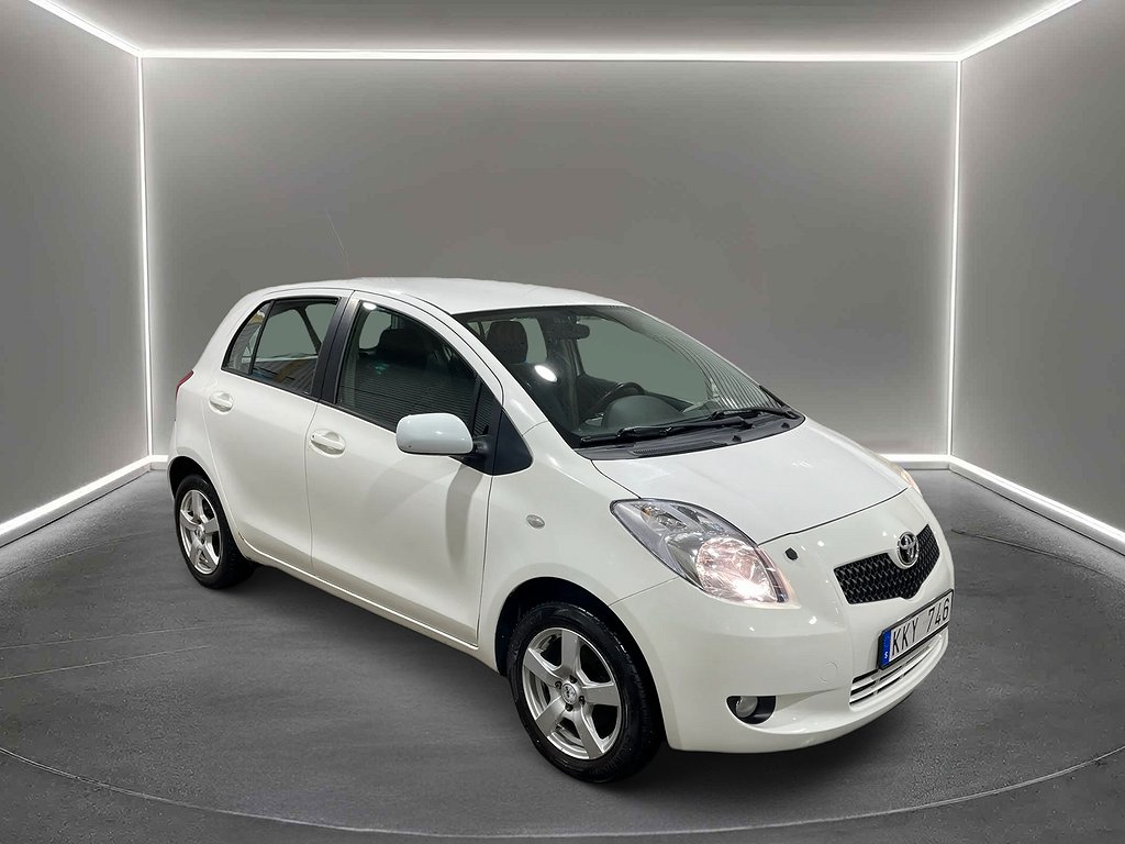 Toyota Yaris 5-dörrar 1.3 VVT-i / Motorvärmare/ P-sensorer