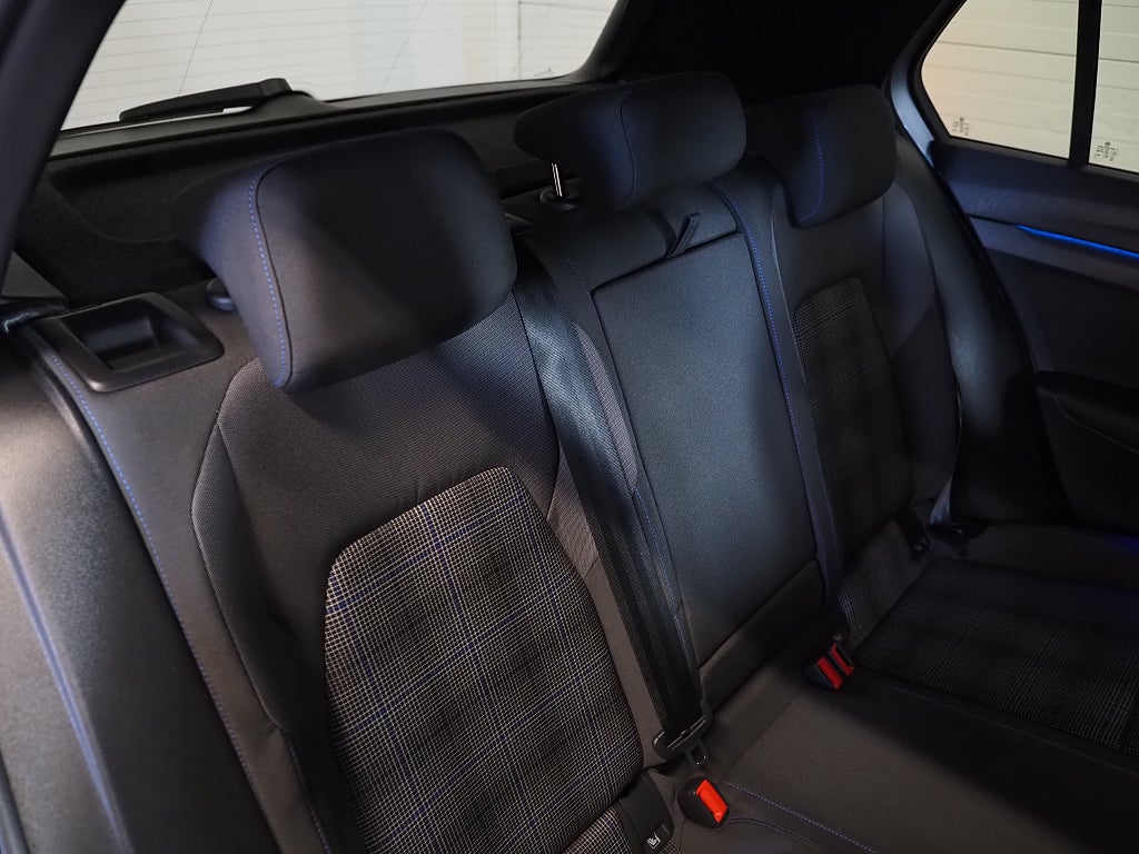 Volkswagen Golf GTE 1.4 TSI Plug-in 245hk Drag P-Värm Kamera Navi IQ 2023