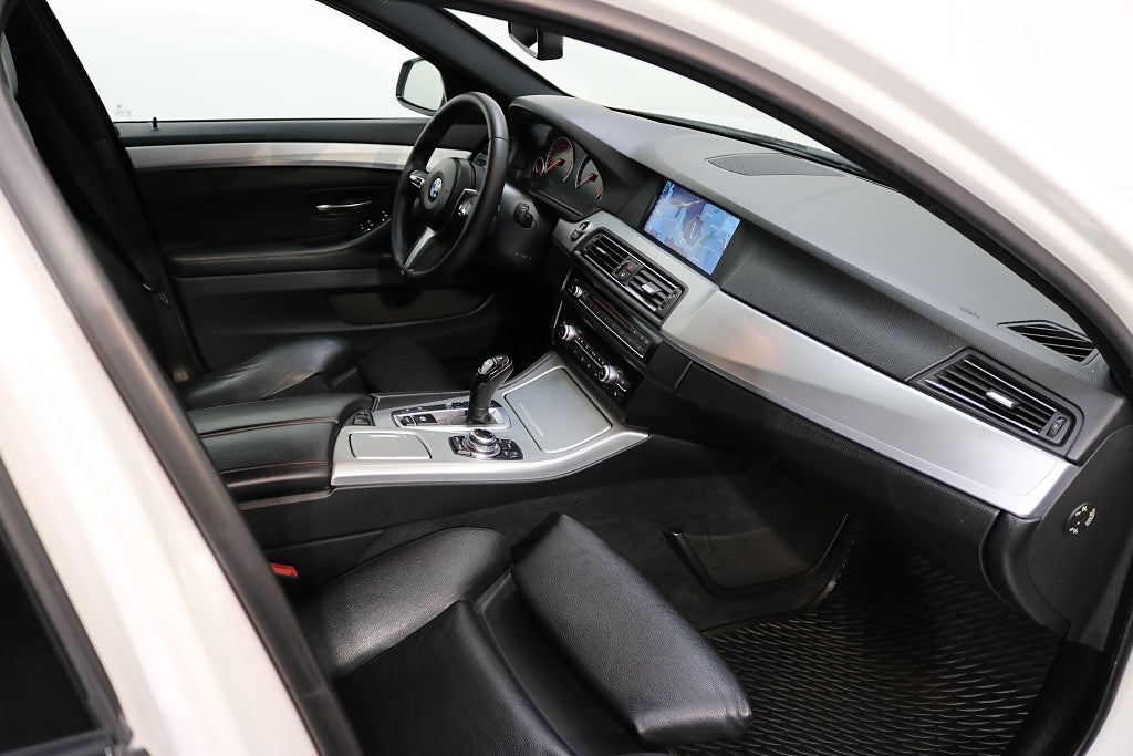 BMW 535d 2012 - miniatyr 17