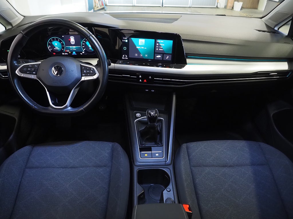 Volkswagen Golf SC 1.5 TSI 150hk Kamera P-Värmare Lane Assist Moms