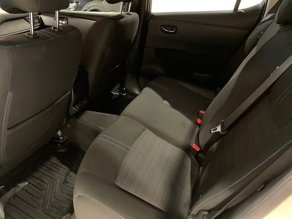 Nissan Leaf ACENTA 40kwh RE-LEASING 2799kr/mån Ink serv + vhjul