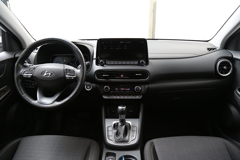 Hyundai Kona Hybrid 1,6 GDI 141hk Essential Aut Navi Extraljus Drag 2021