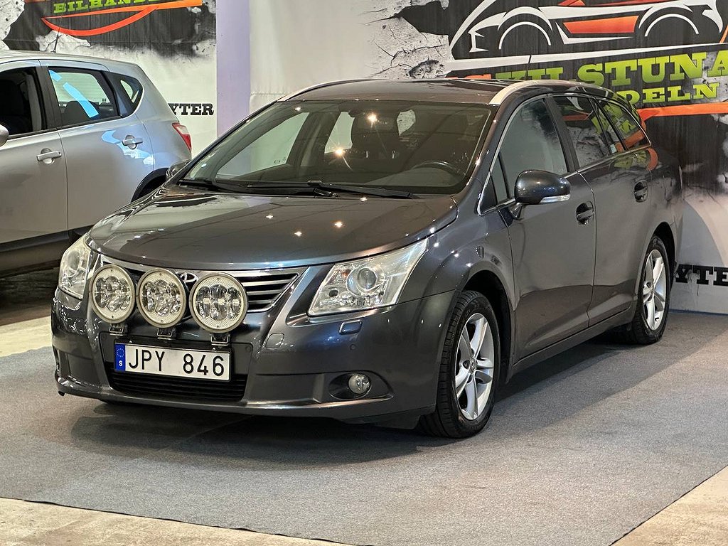 Toyota Avensis 1.8 AUTOMAT BUSINESS DRAG NY BESIKTAD NY SERVAD