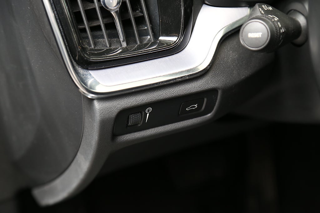 Volvo V60 B4 Diesel 197hk Momentum Aut Kamera Leasbar 2022