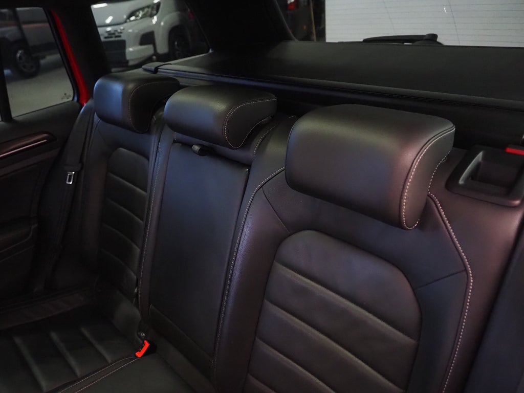 Volkswagen Golf SC R 2.0 TSI 300hk DSG 4M | Pano | Skinn | Dynaudio |