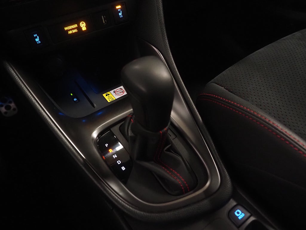 Toyota Yaris Hybrid 116hk CVT GR Sport |Navi|Backkamera|HUD| 2022