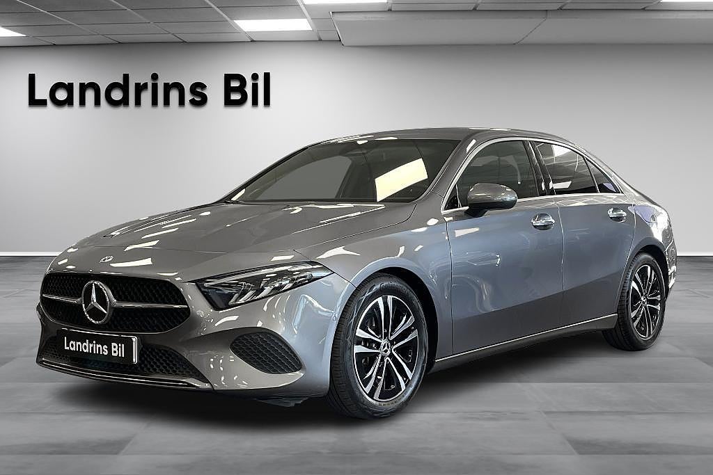 Mercedes-Benz A 220 4-Matic Sedan Widescreen Värmare