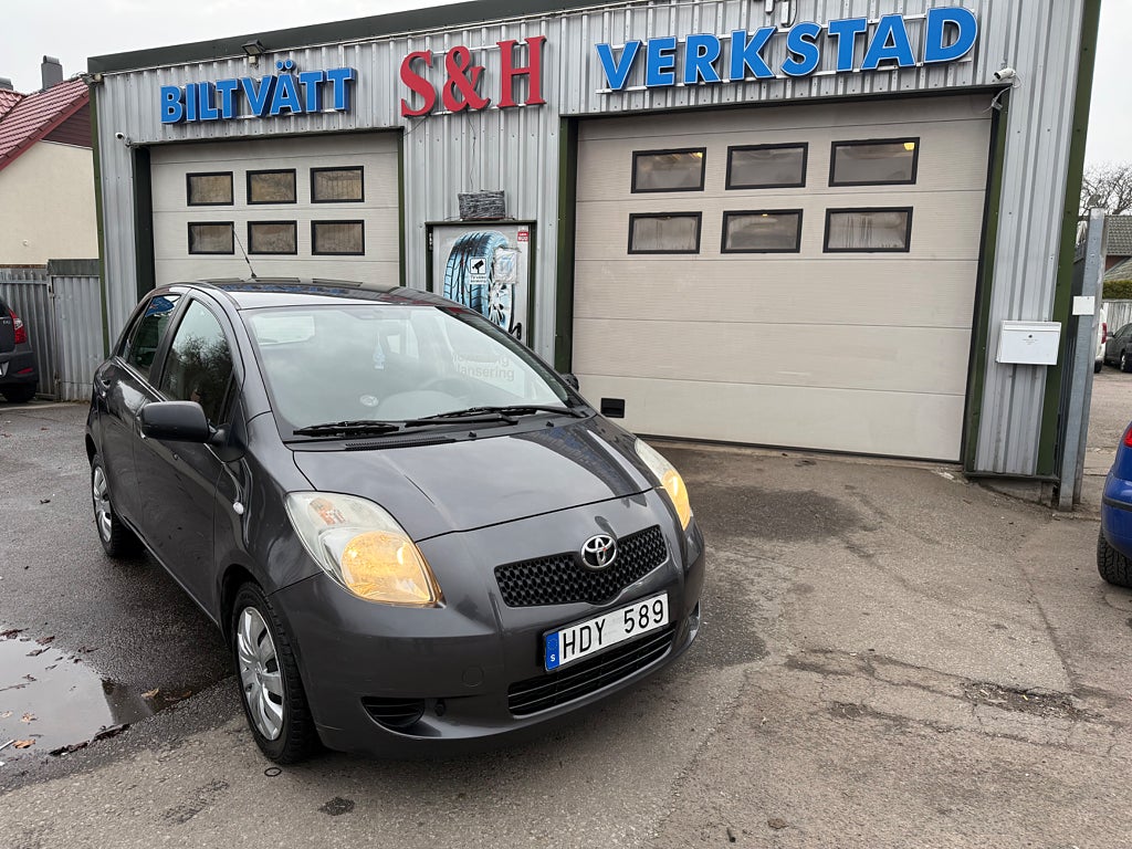 Toyota Yaris 5-dörrar 1.3 VVT-i Euro 4,Ny servad 