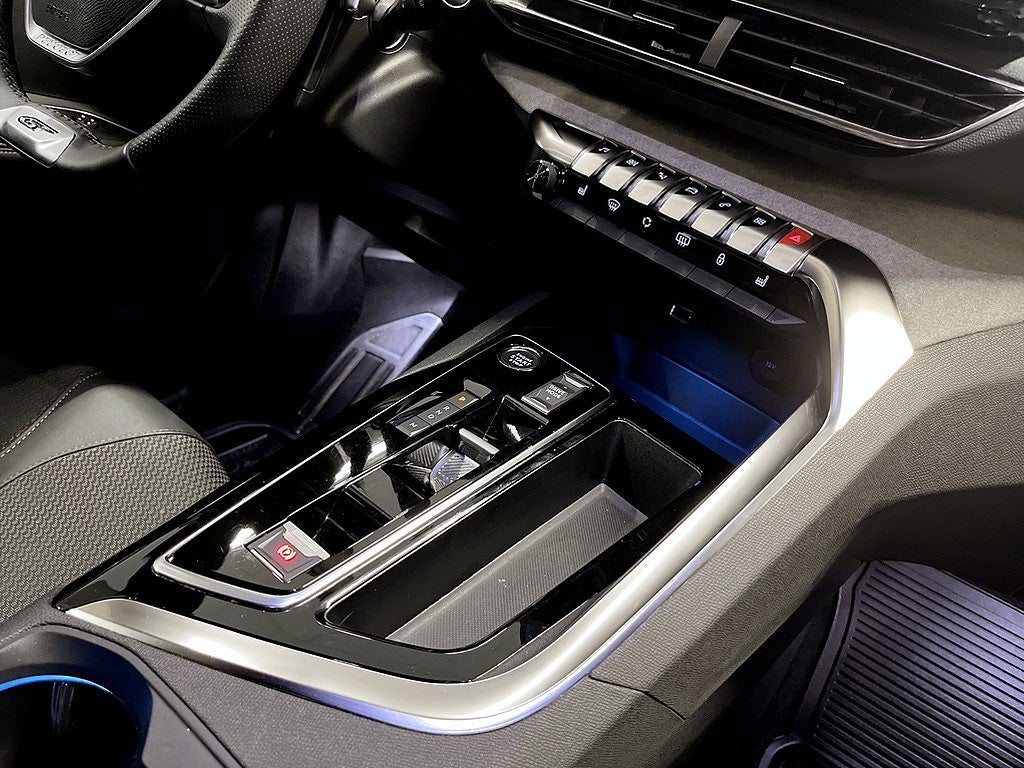 Bild på Peugeot 3008 GT 1.2 PT 130hk Aut - B-KAMERA, CARPLAY