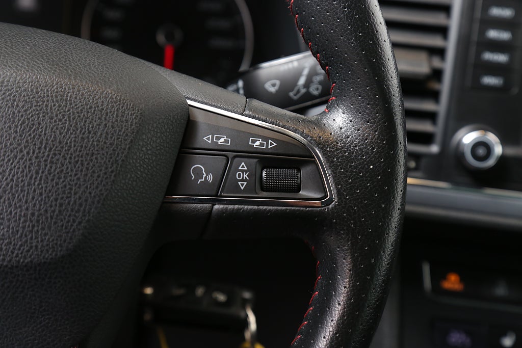 Seat Leon 1,4 TSI FR 140hk 5d P-sensorer 2013