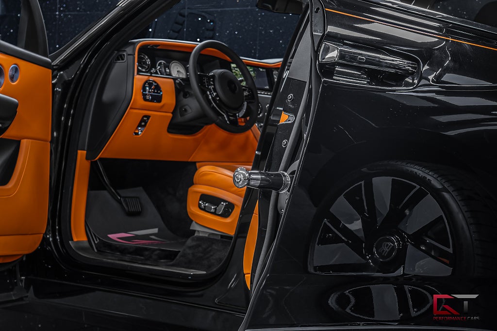 Rolls-Royce CULLINAN Series II PD26 Stars 4-seat TV Fascia 23" Bespoke Audio