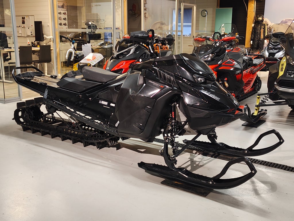 Ski-Doo Summit Expert 154 850 E-tec 