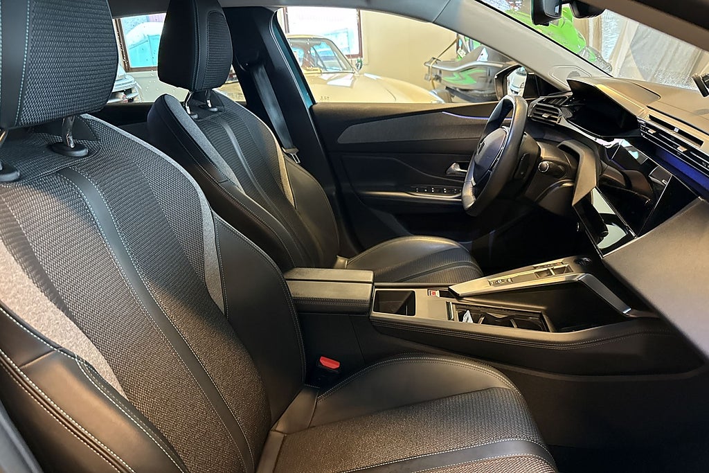 Peugeot 308 SW Plug-In Hybrid 180 EAT Allure P-värm Kamera Moms  miniatyr 13