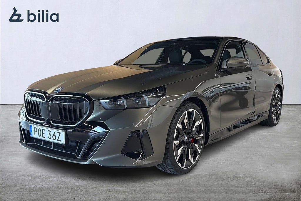 BMW 550e xDrive Sedan M-sport Pro | DEMO | Panorama | B&W | Drag