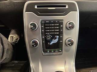Volvo V70 D4 AWD Classic Drag/Skinn/Elstol/MoK/Dvärm/SoV/Navi – bild 19