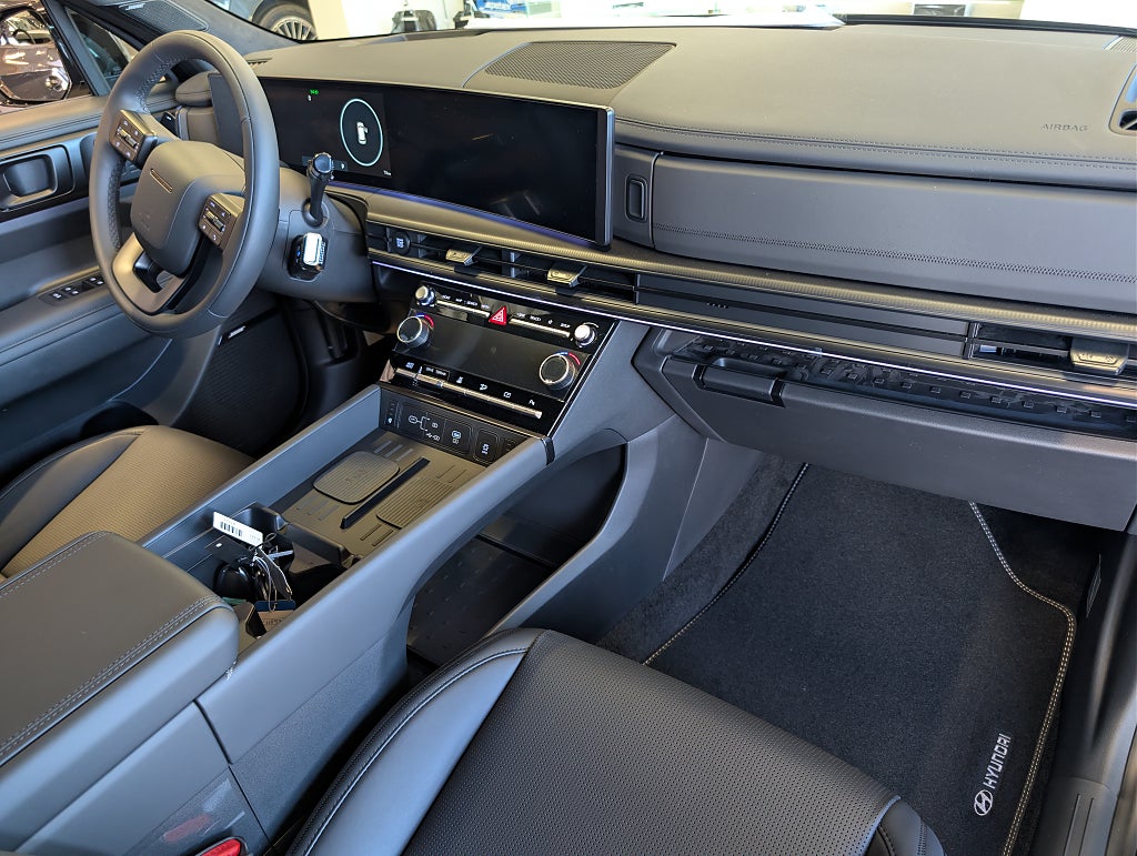 Hyundai Santa Fe Plug-In Calligraphy Line Business Edition 6-sits thumbnail