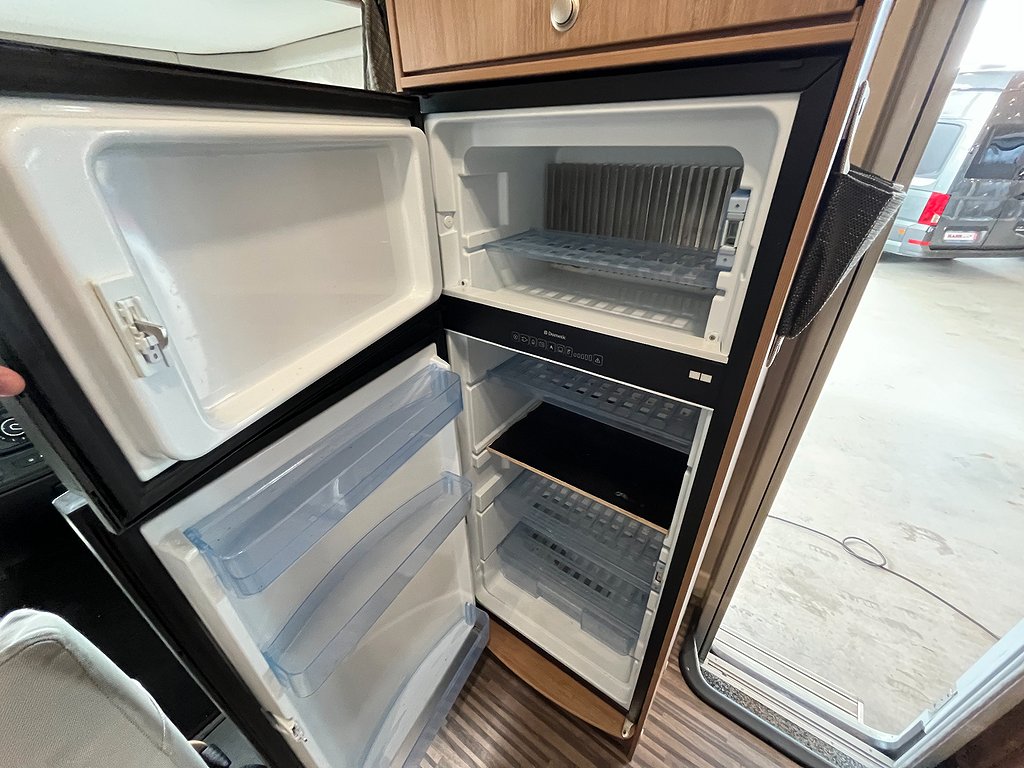 Sun Living A 49 DP /Automat/6 bältad/6 sovplatser/Drag/Solcell - Sun Living