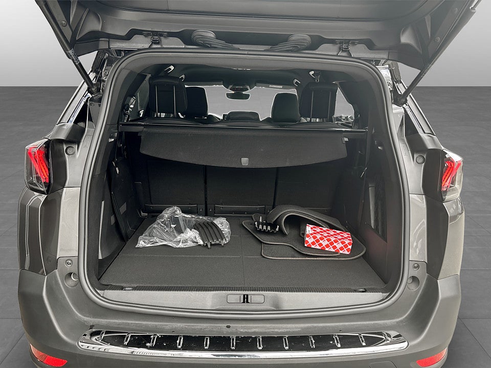 Bild på Peugeot 5008 GT 1.2 PT 130hk Aut 7-SITS B-KAMERA CARPLAY