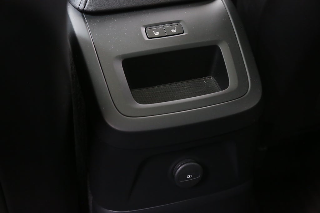 Volvo XC60 Recharge T6 Inscription Exp AWD Pano H/K Drag Leasbar 2021