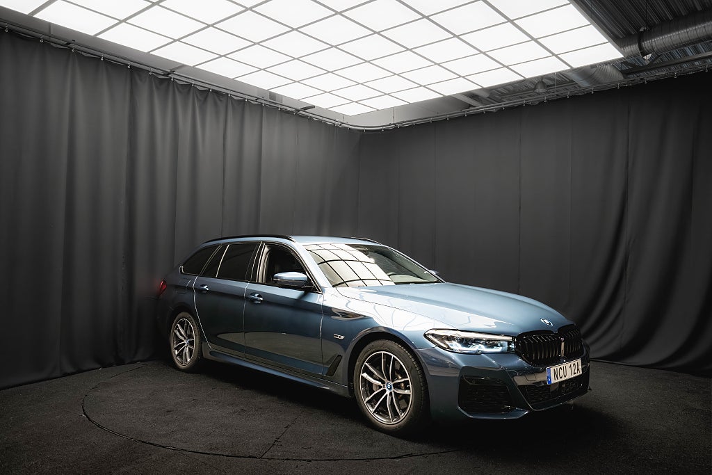 BMW 530e xDrive M Sport LÄDER DRAG 94.3%SoH ADAPTIV-FART MOMS