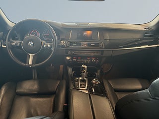 BMW 520d xDrive Touring S&V-hjul/Drag/Skinn/HiFi/Rattvärme – bild 8