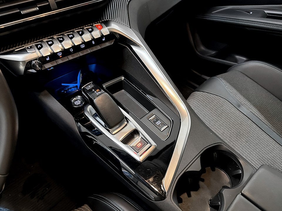 Bild på Peugeot 3008 Active Hybrid 225hk Aut - B-KAMERA, VÄRMARE