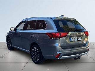 Mitsubishi Outlander PHEV CVT SoV-Däck/Rattvärm/Psens/Drag/Kamera/MoK