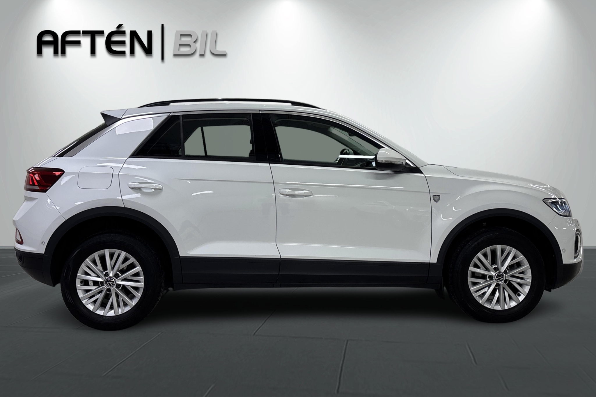 Volkswagen T-Roc 1.5 TSI DSG 2023, bild 6/49