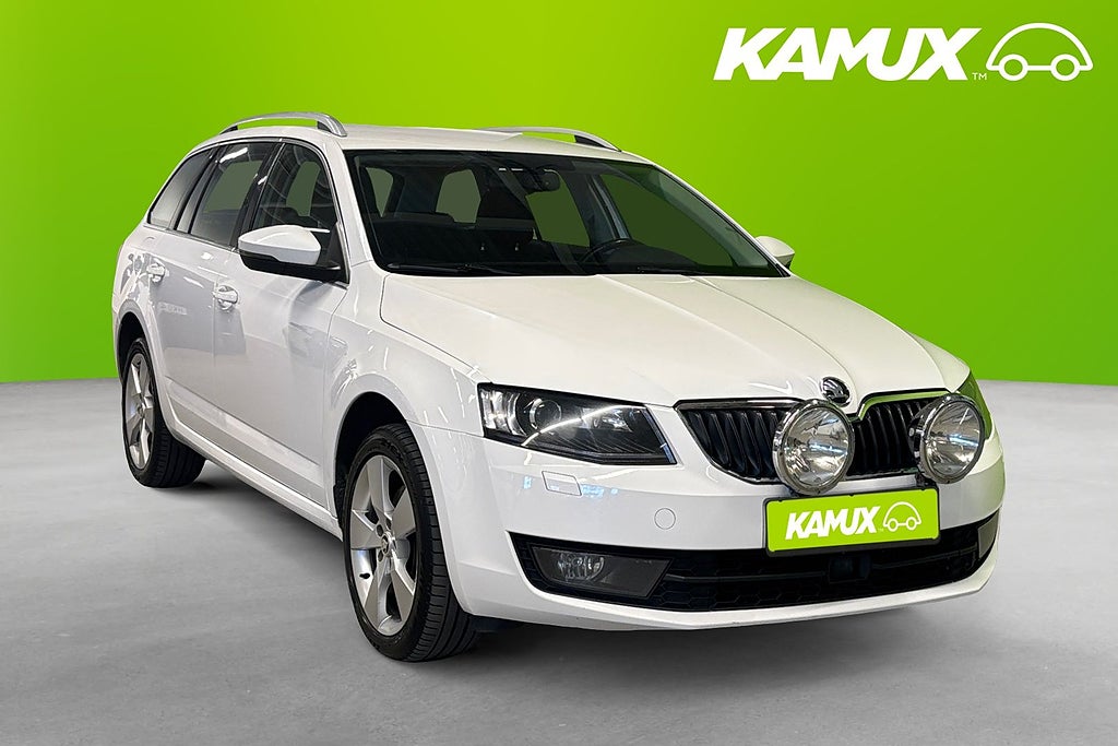 Skoda Octavia 2.0 TDI 4x4 Style Värmare Drag Carplay Sensorer