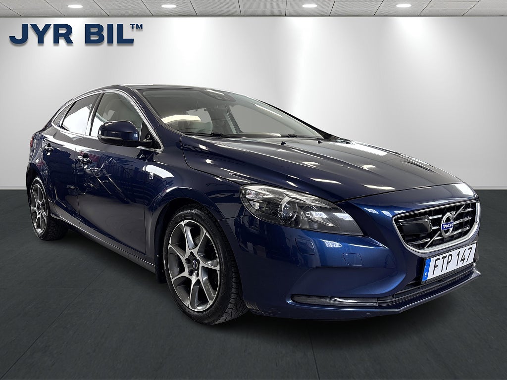 Volvo V40 D2 Ocean Race /Pano / Kamera / Drag / Skinn / Adap-fart