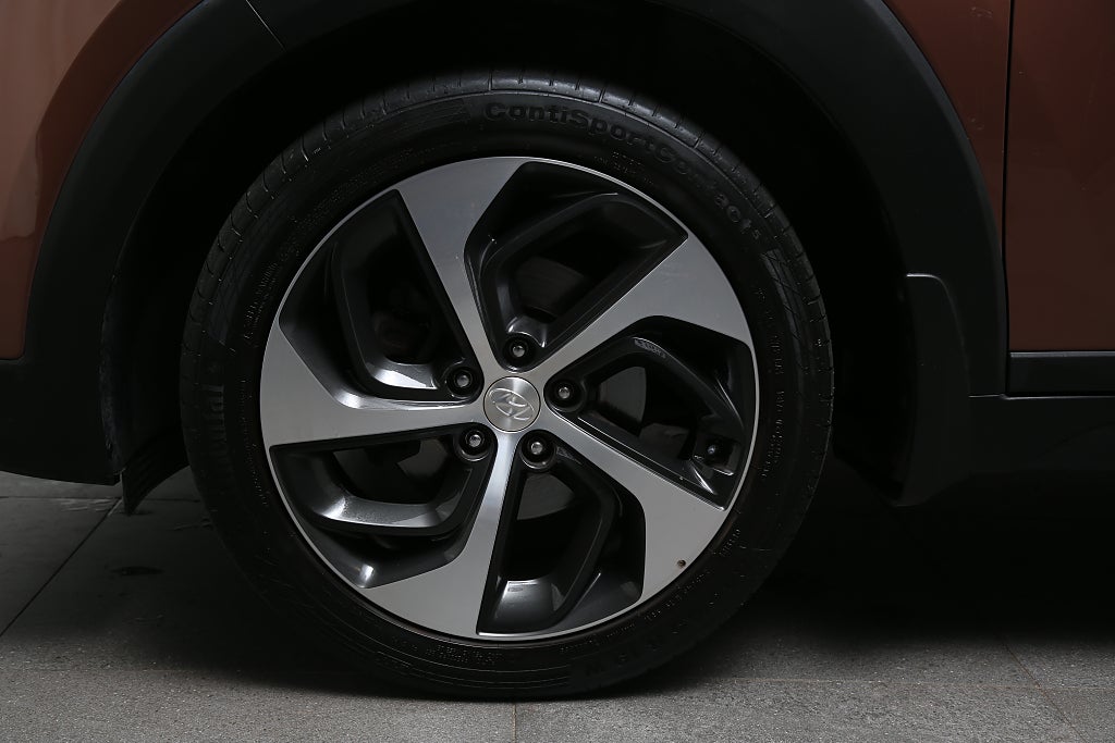 Hyundai Tucson 1,6 T-GDI 177hk MOVE! 4WD Aut Navi Kamera 19" 2018