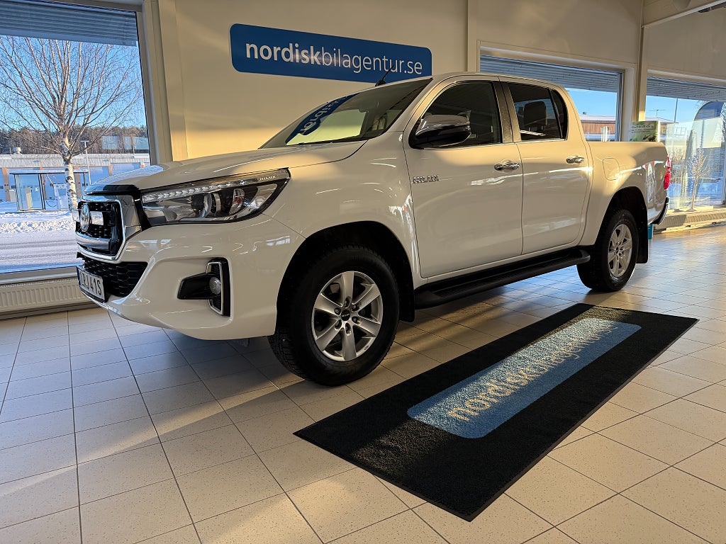 Toyota Hilux Dubbelhytt 2.4D Automat AWD *Moms* Nyservad *Norrbottensbil*