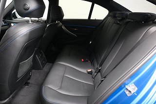Sedan BMW 330 9 av 24