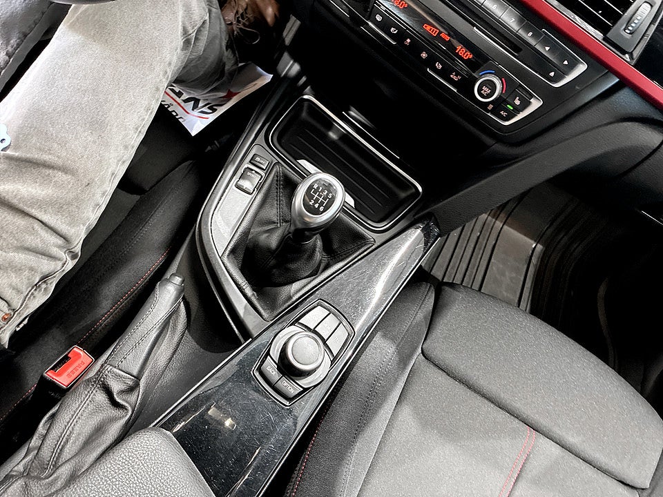 Bild på BMW 328i Touring Sport Line 245hk BACKSENSORER