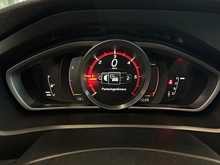 Volvo V40 D3 Geartronic R-Design VOC/S&V-Hjul/Dvärm/Navigation/BT – bild 18