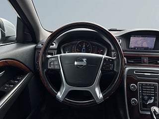 Volvo XC70 D4 AWD Summum SoV-Däck/Navi/Skinn/Värmare/Drag/Elstol – bild 9
