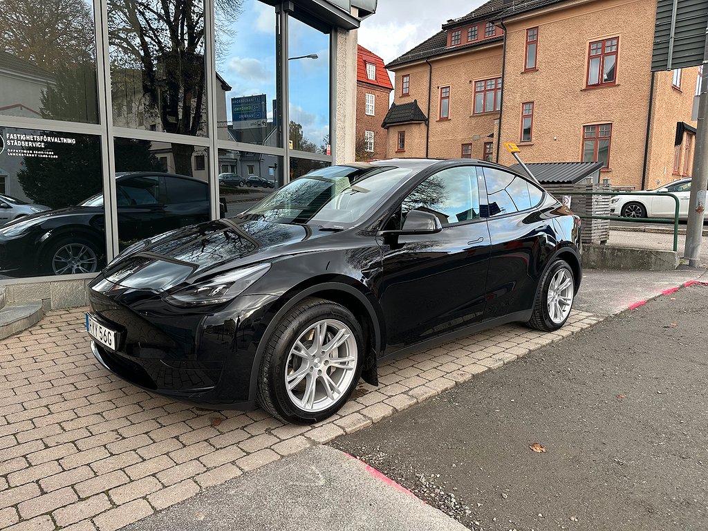 Tesla Model Y Standard Range RWD / Drag /Moms 