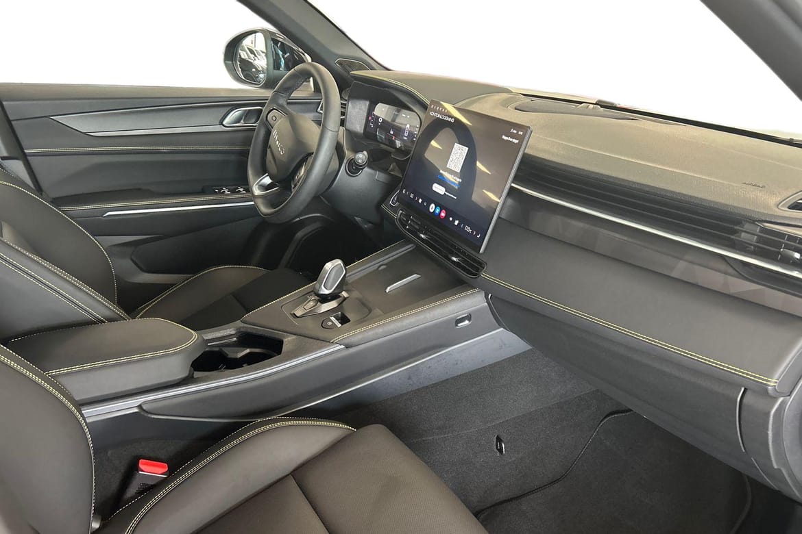 Lynk & Co 01 More PHEV 2025, bild 7/42